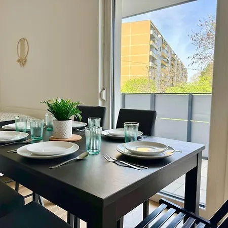 Modern Danube Apartment With Balcony & Free Parking Vienna Exterior photo