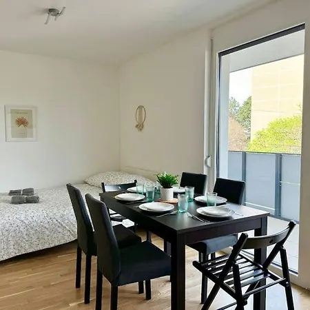 Modern Danube Apartment With Balcony & Free Parking Vienna Exterior photo